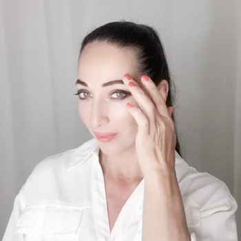 Eye focused look with Global Brand Ambassador, Gina Brooke